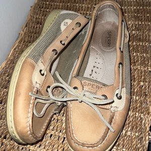 Like new tan Sperry spider shoes.